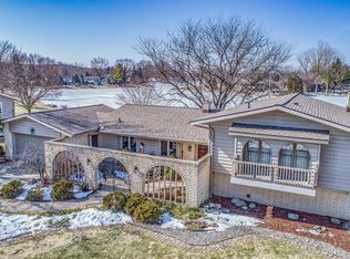 100 Sunnybrook Dr SW, Grandville, MI 49418