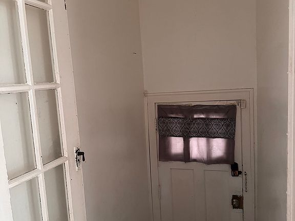 2nd image of 8529 S May St