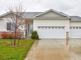 9233 Cody Dr, West Des Moines, IA 50266