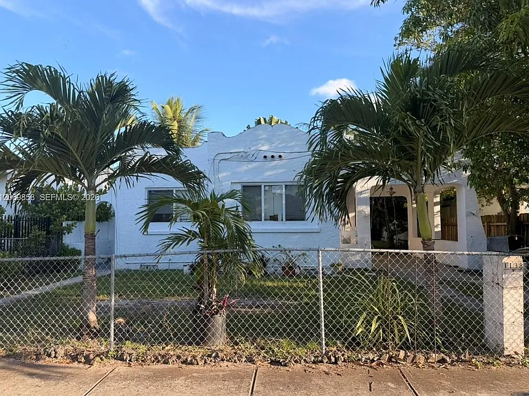 1138 NW 37th St — Photo 1