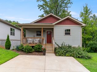5 Lillie Farm Ln, Weaverville, NC 28787