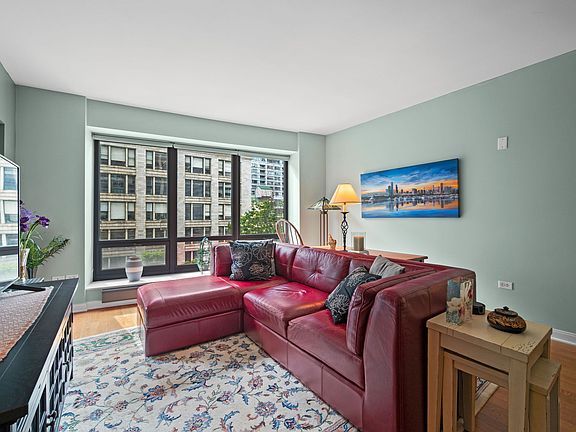 3rd image of 130 N Garland Ct APT 1004