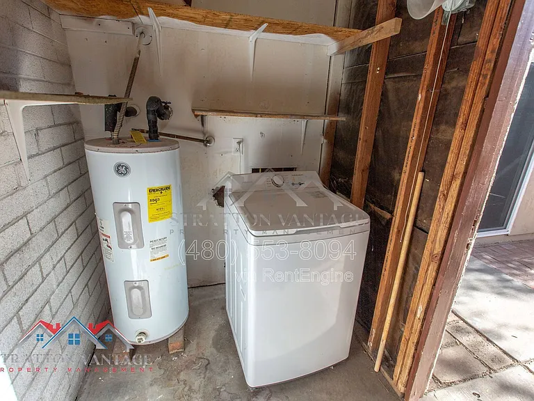 4107 N 81st St — Photo 26