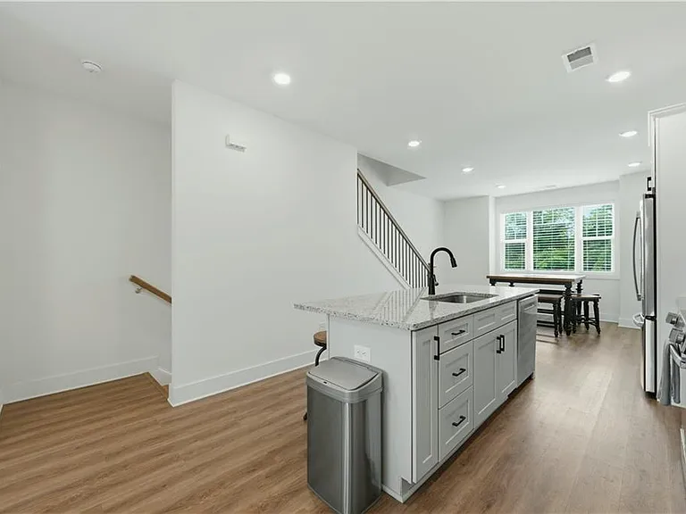 104 Mission Way — Photo 7