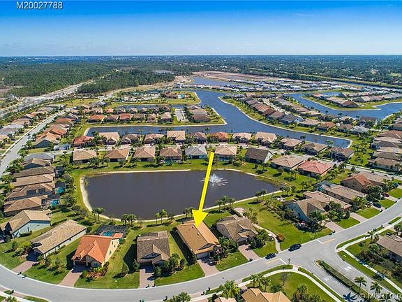 3rd image of 234 SE Courances Dr