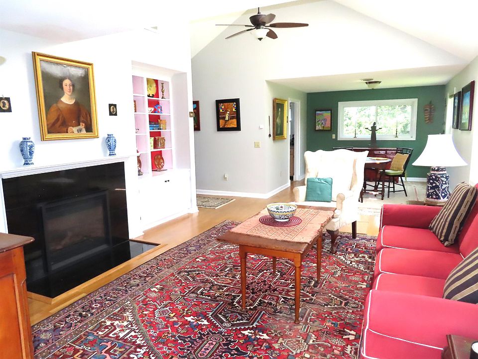 1st image of 8 Surry Hill Drive