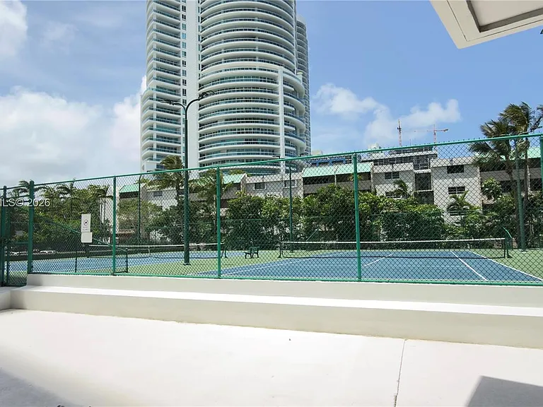 2333 Brickell Ave #614 — Photo 42
