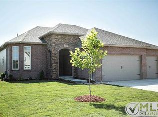 1233 Hillman Ln, Warrensburg, MO 64093