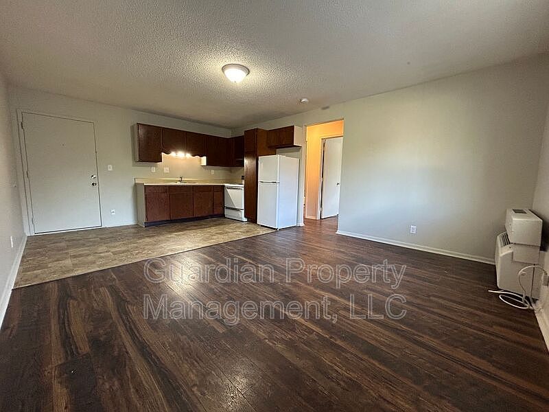 1st image of 1602 Brookside Dr Unit 105