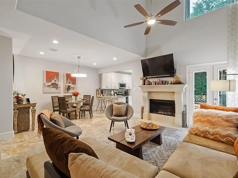 656 N Eldridge Pkwy — Photo 1