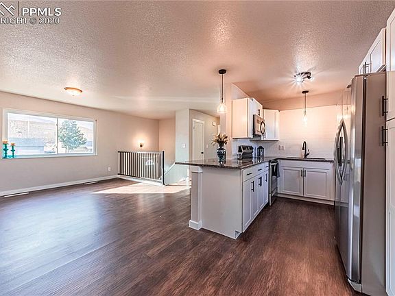 5th image of 1083 Cambridge Ave