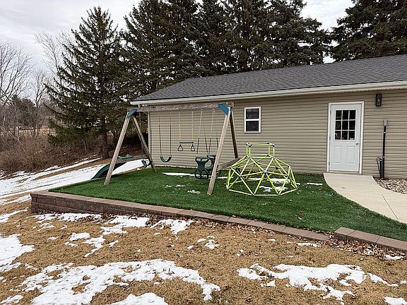 5th image of 2406 Frontier Rd