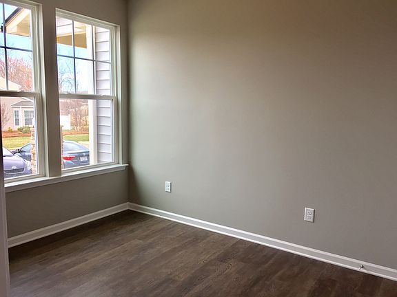 1st Floor Guest Bedroom