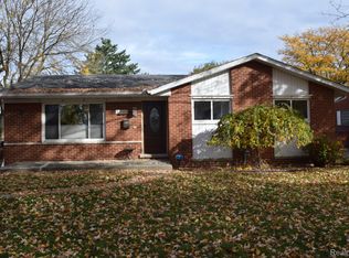 31448 Roan Dr, Warren, MI