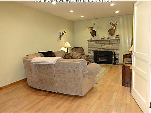 2nd image of 402 Swarthmore Ave
