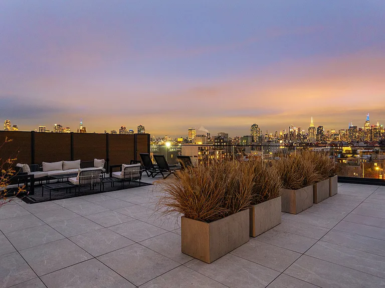 28 Herbert St #5C — Photo 17