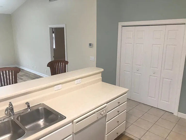 5006 Carleton Dr #95 — Photo 12