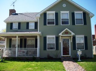 914 Dodge St, Lake Geneva, WI 53147