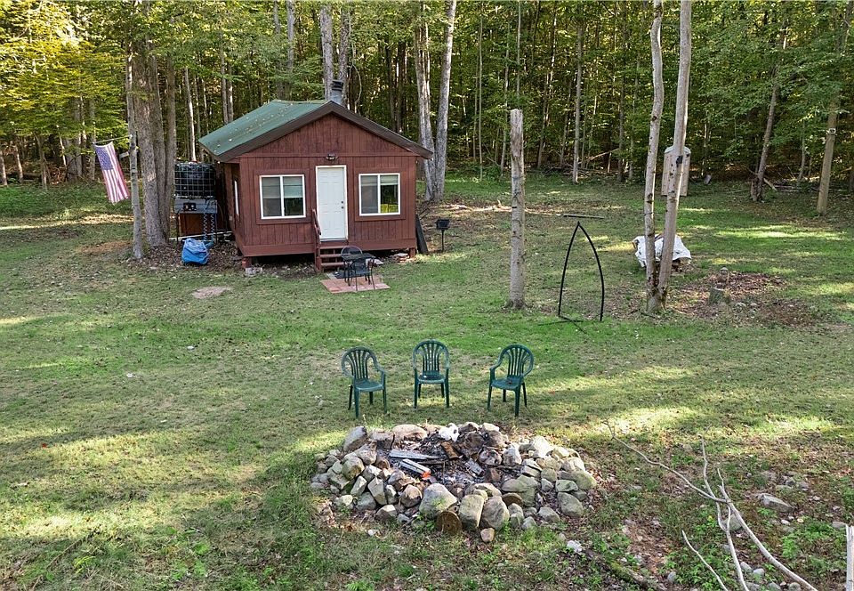 1st image of 696 Moss Old Rd #2