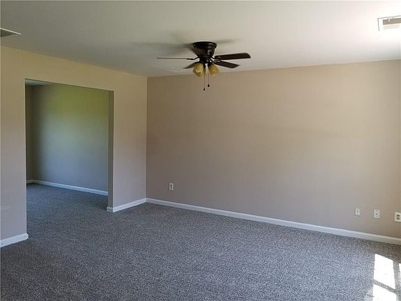 4th image of 1022 Ventura Dr