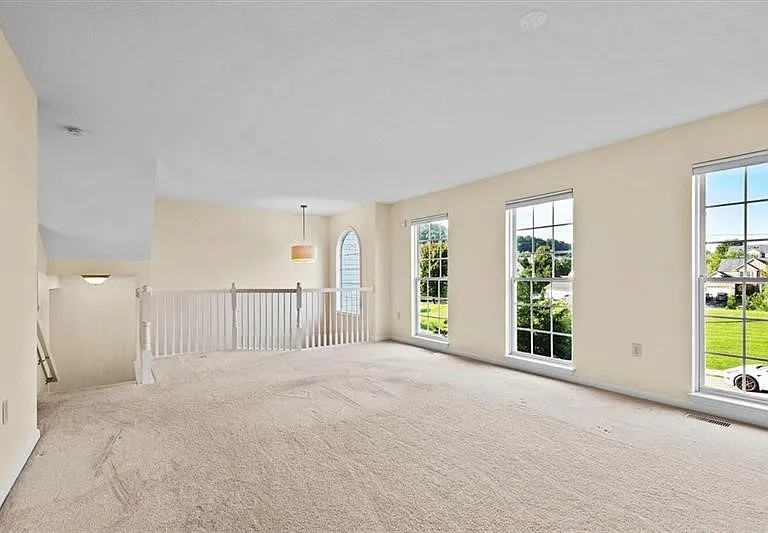 510 Village Green Blvd W — Photo 5