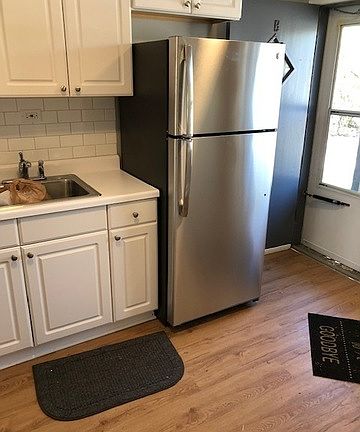 5th image of 1114 W Hawthorne St APT D