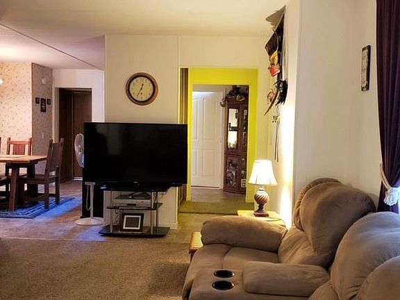 4th image of 165 Blossom Hill Rd