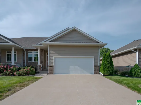 157 Brookline Trl, Dakota Dunes, SD 57049