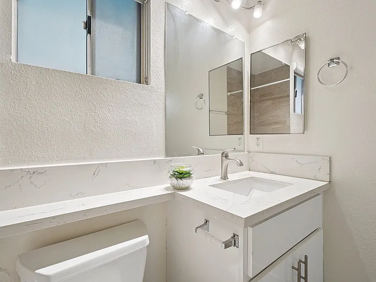 Sylvan Apartments — Photo 20