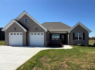 144 Greenhill Rd, Mocksville, NC 27028