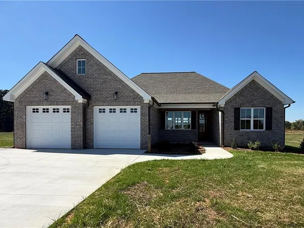 144 Greenhill Rd, Mocksville, NC 27028