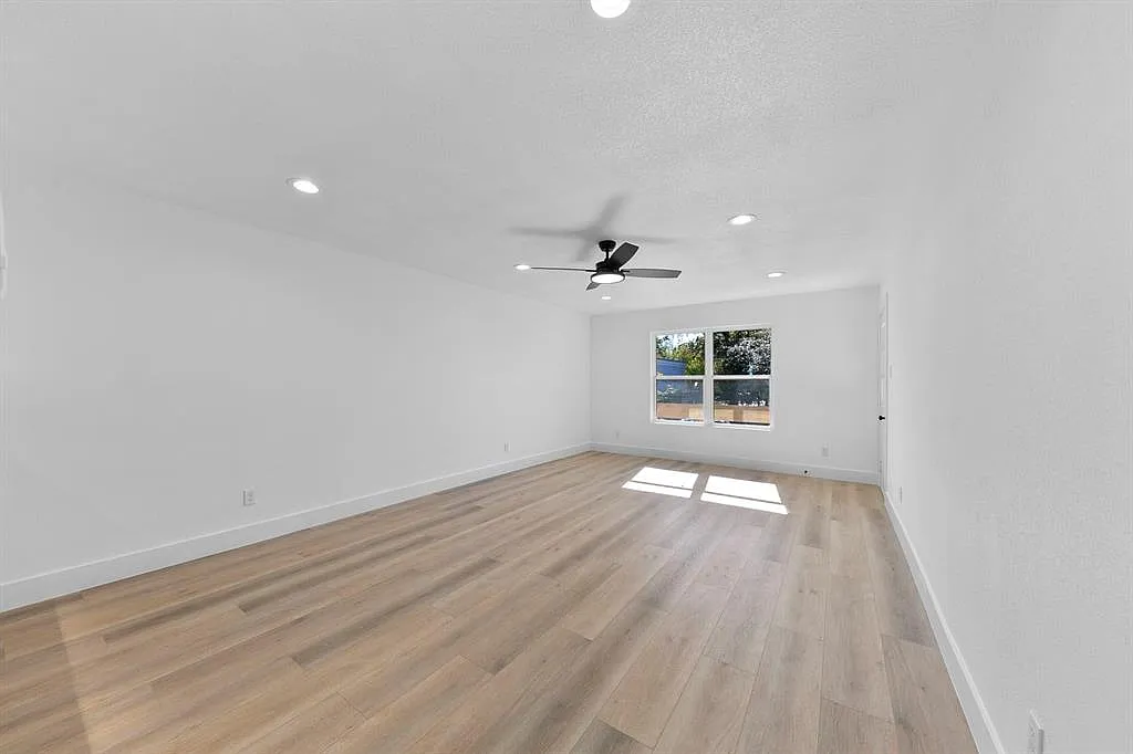 1514 Wirt Road - 8 — Photo 3