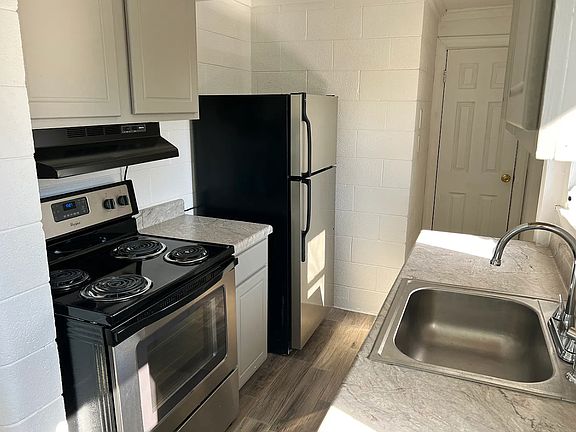 4th image of 722 E Rose Ln #722