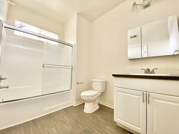 5th image of 253 Robinson St #108