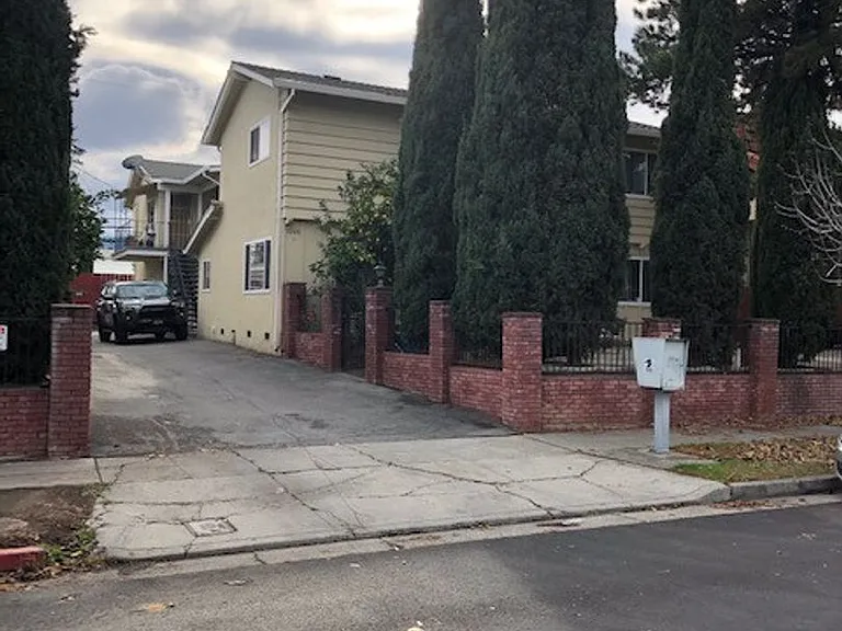 7240 Bark Ln — Photo 1