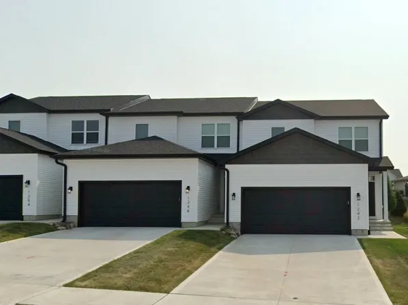 1260 E 28th St #1, Norwalk, IA 50211