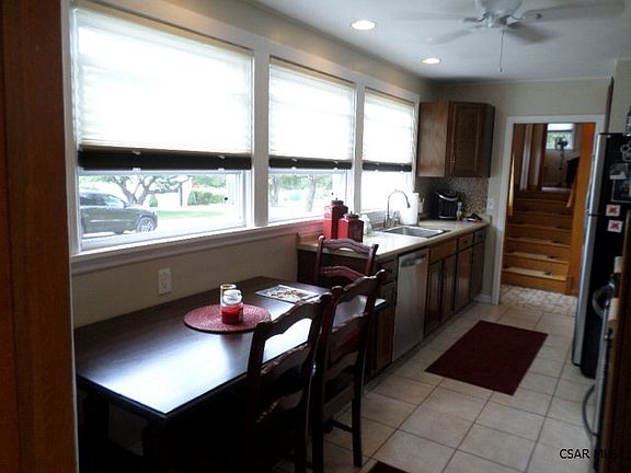 4th image of 138 Barry James Pl