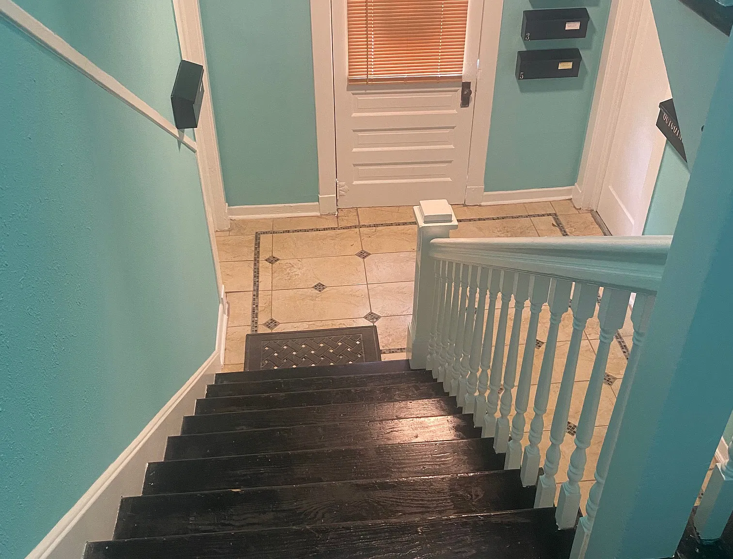 1030 W Russell Pl — Photo 4