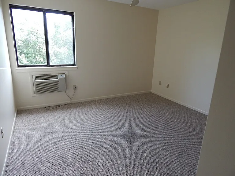 340 Sunderland Rd #36G — Photo 9