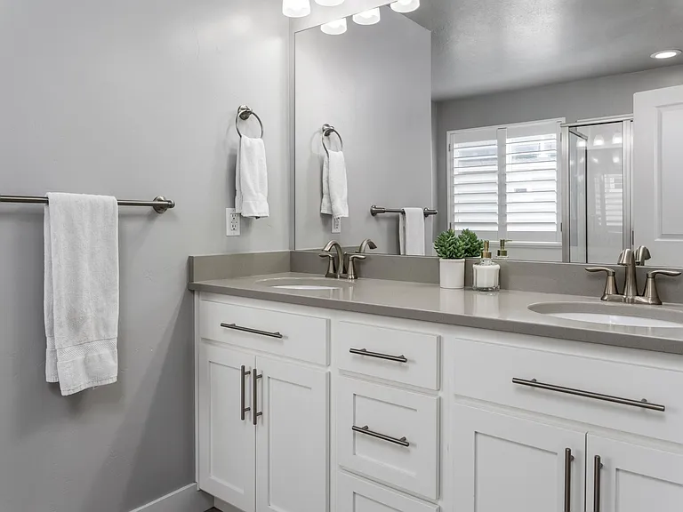 537 N Mountain Peak Dr — Photo 11