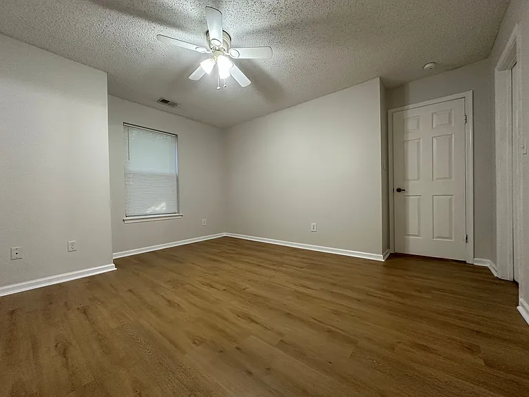 706 Gemstone Ln — Photo 10
