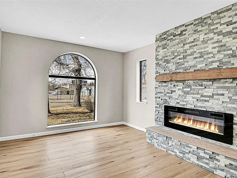 1448 Newport St — Photo 4