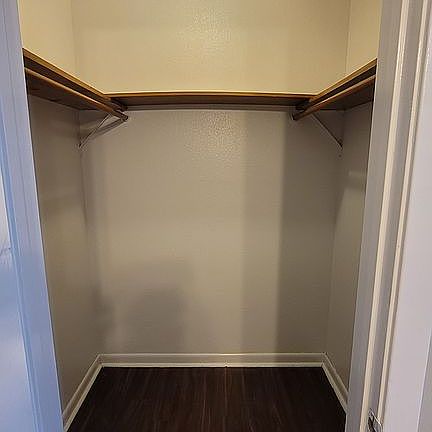 4th image of 1194 Shadywood Dr