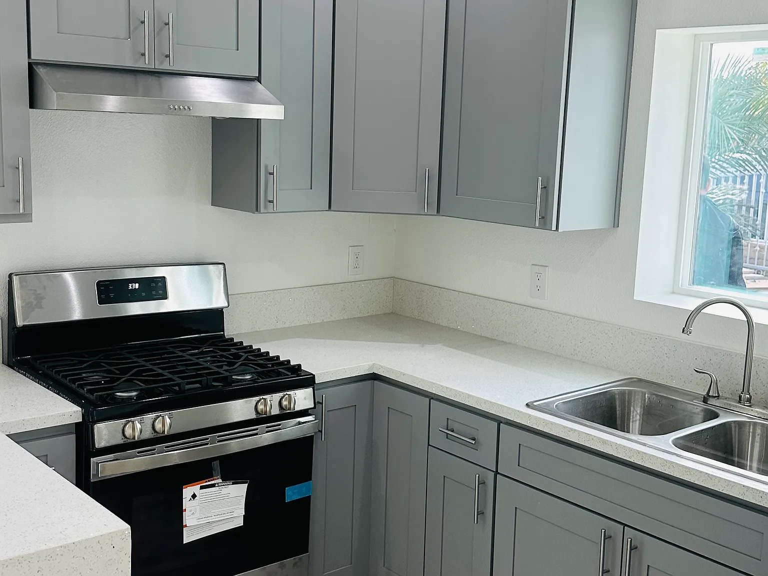 1 bed, 400 sqft, $1,700 — Photo 1
