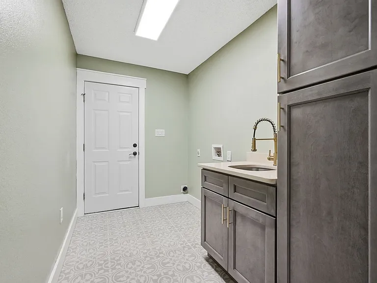4881 Traxx St — Photo 42