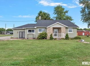 30522 Henry Rd, Girard, IL 62640