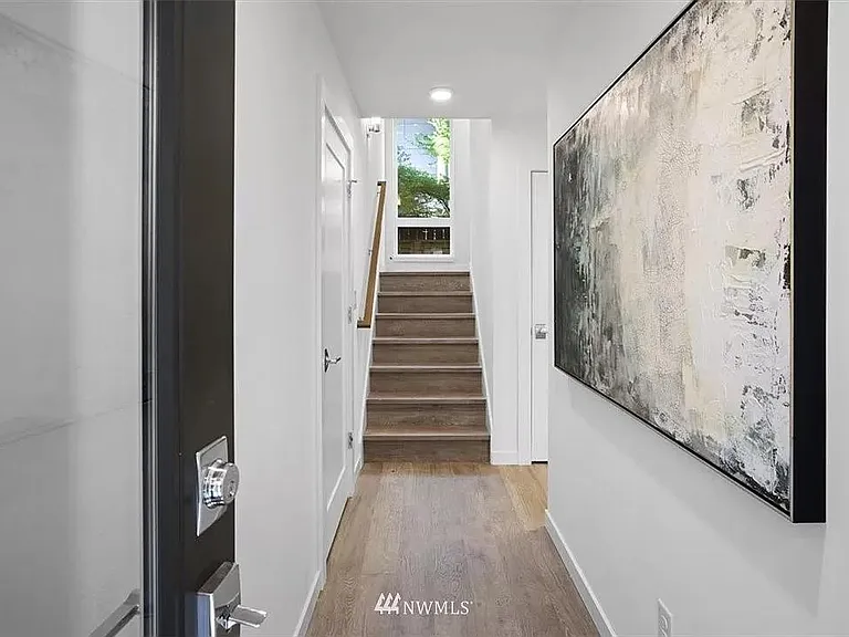 6317 9th Ave NE — Photo 15