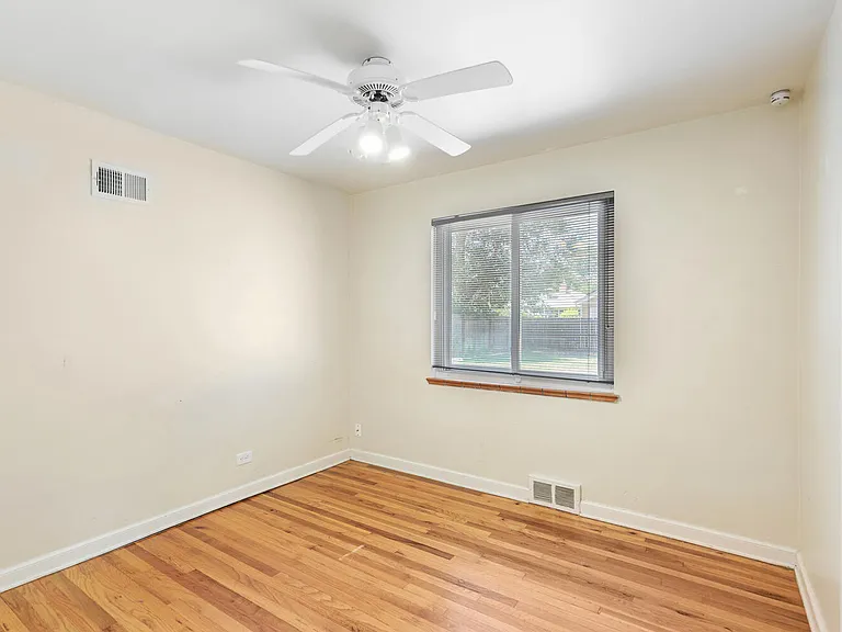 1663 Poplar St — Photo 18
