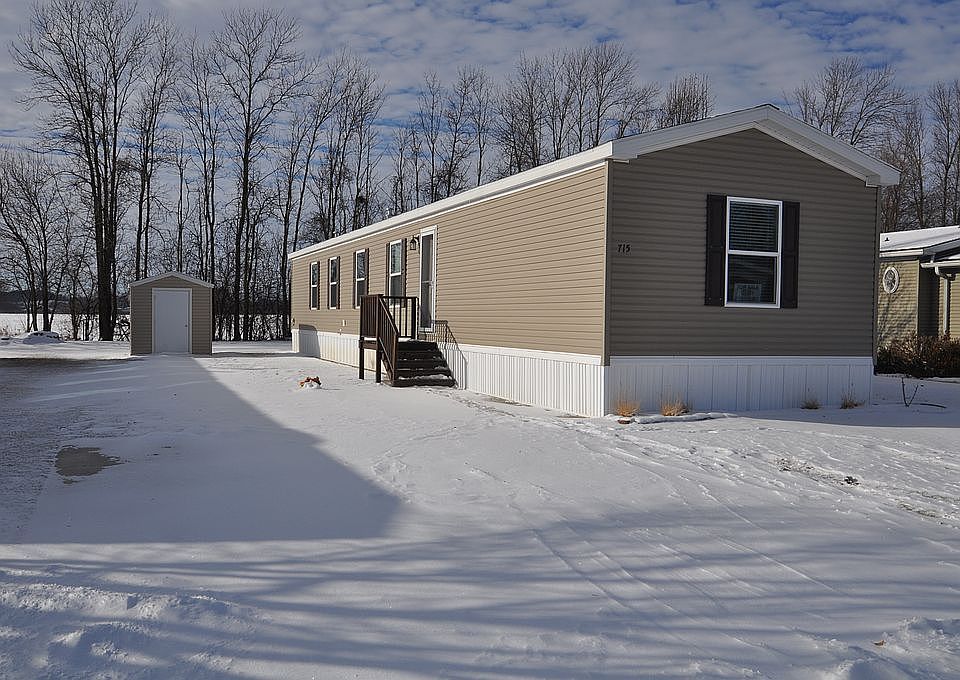1st image of 715 Lexington Dr