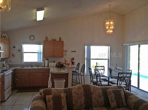 3rd image of 2520 Hamlet Ln